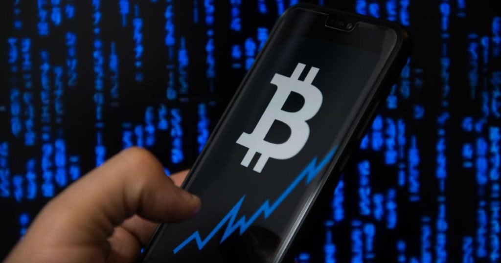 Not caring about bad news, Bitcoin goes above $6,000 for the first time this year