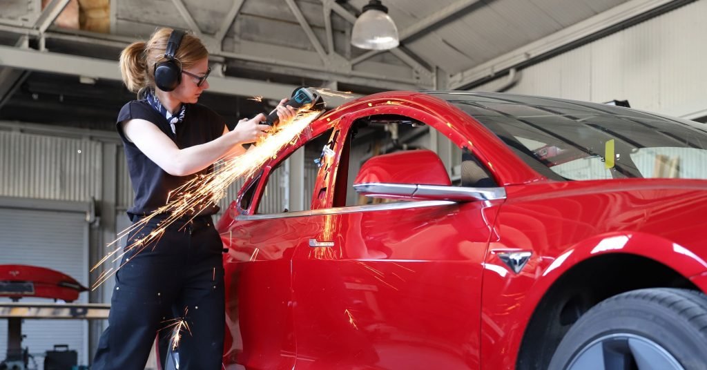 A Shitty Robot Tesla Truck, Facebook’s New Cryptocurrency, and More News