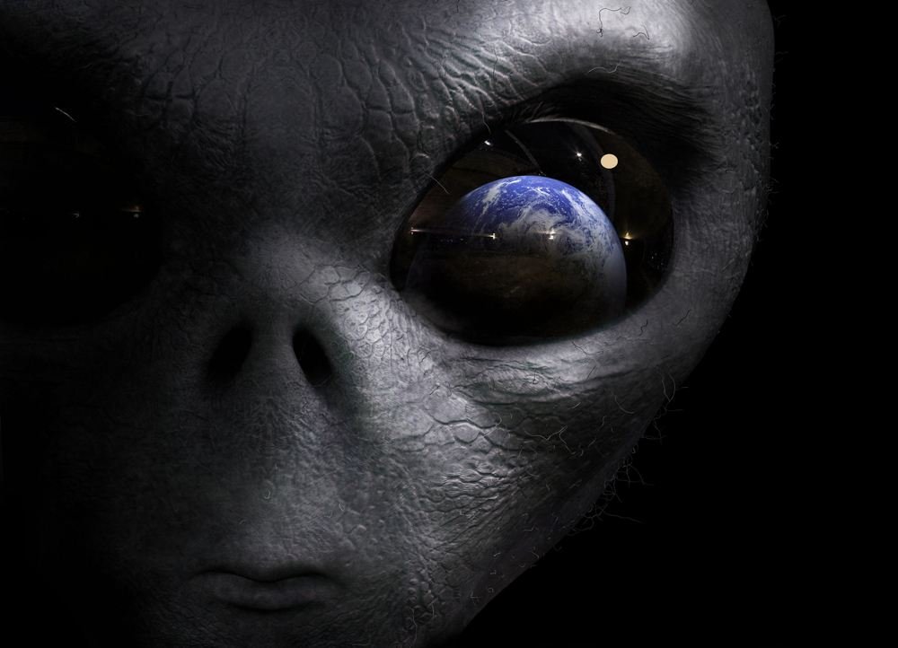 Bitcoin’s Biggest Cheerleader Outs Himself as Alien Conspiracy Theorist