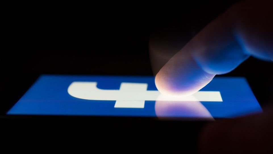 Facebook drops appeal against Cambridge Analytica fine