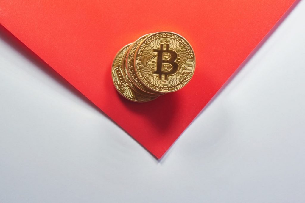 Bitcoin, a Pyramid Scheme? Pick Up Those Blocks and I’ll Tell You