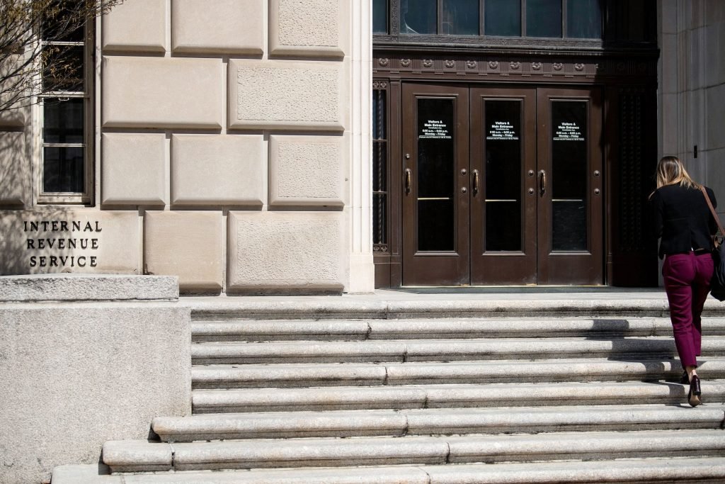 Feds Seize $1 Billion in Stolen Silk Road Bitcoins