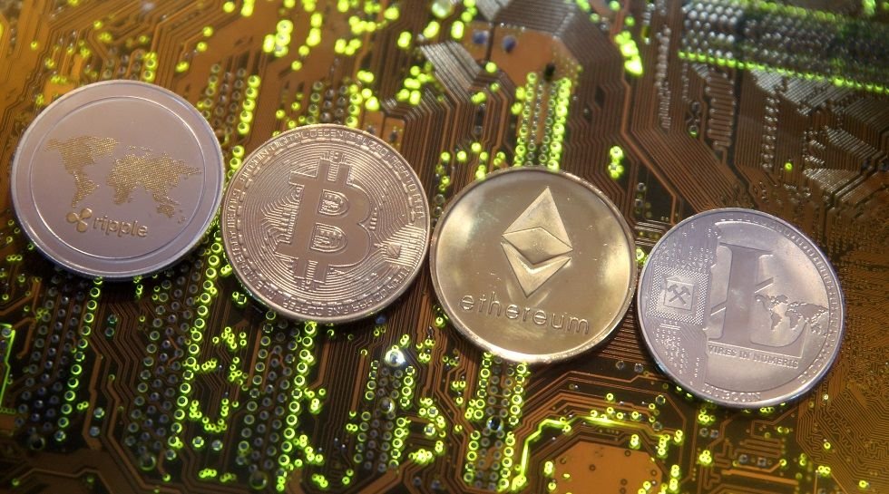Hit by cryptocurrency curbs, Chinese fund managers eye HK, SG markets