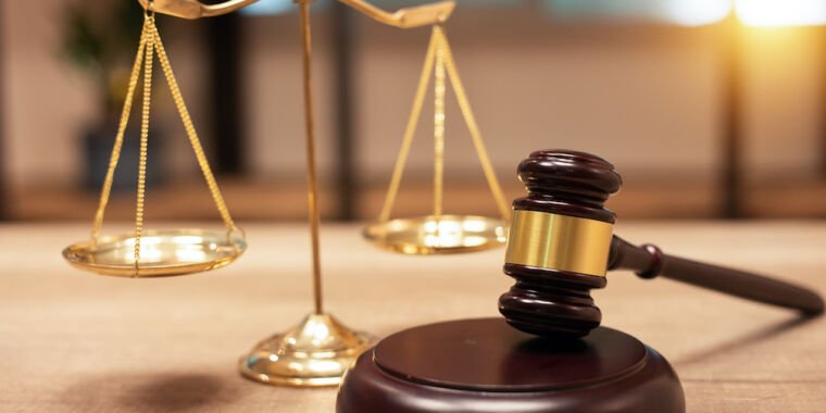 Prosecutor charges former phone company employee in SIM-swap scheme