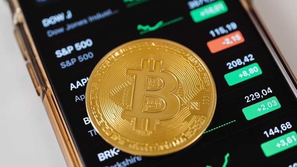 Take your cryptocurrency knowledge to the next level with this online bundle