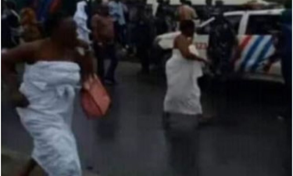 ‘Yeye Osun River Goddess’ Runs For Her Life As Police Disperse Agitators With Gunshot