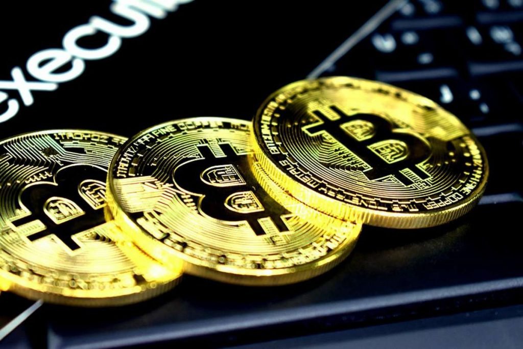 Bitcoin Supply On Crypto Exchanges Begins to Drop as BTC Reclaims $33k