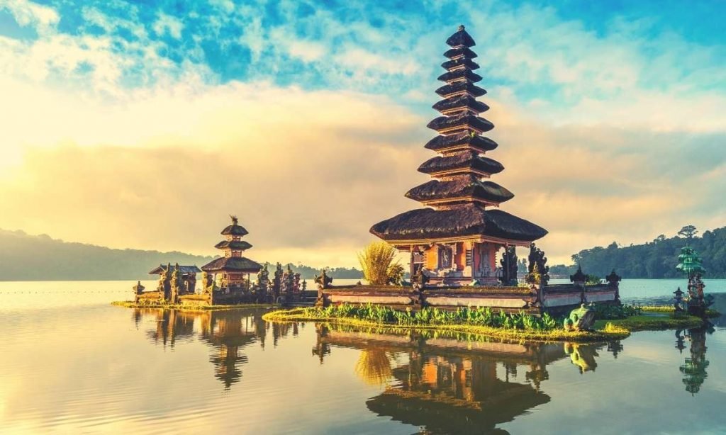 Muslims Cannot Trade Bitcoin in Indonesia as Religious Council Declares Crypto is Haram (Report)