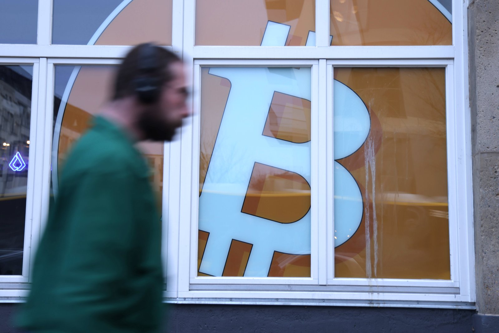 Founder of crypto lending platform argues that bitcoin could hit $100,000 by mid-2022