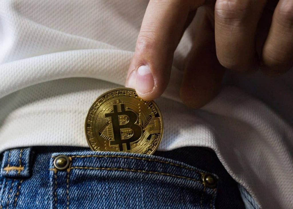 Texas senator Ted Cruz added more Bitcoin during the dip; profits at a minimum of $2000