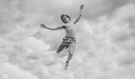 Crypto Market To Drop 80% Like Early Internet Company Stocks?, Why This Analyst Thinks So