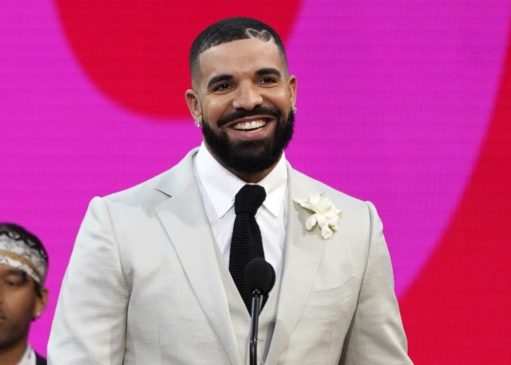 Drake Betting $1.6M in Bitcoin on Rams, Odell Beckham Jr. in SB 56 vs. Bengals