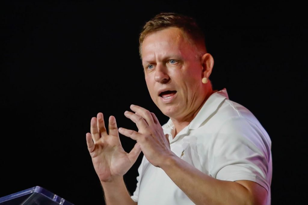 Business Maverick: Thiel Blasts Dimon, Buffett and Fink as ‘Finance Gerontocracy’ at Bitcoin 2022