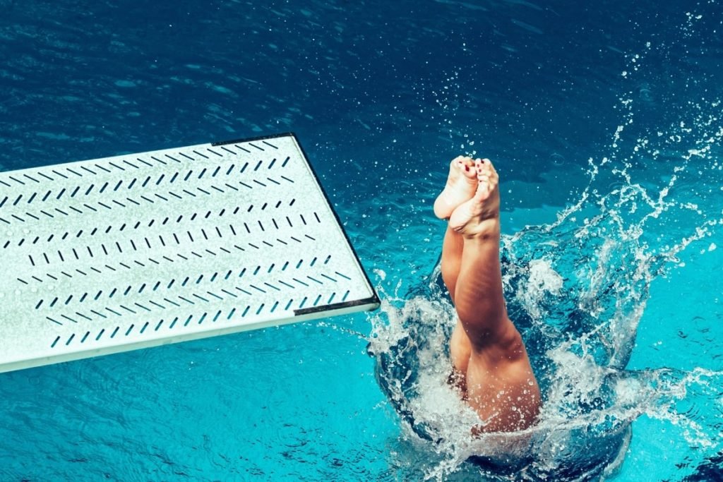 Bitcoin Dives Below USD 20,000, Ethereum Breaks USD 1,000