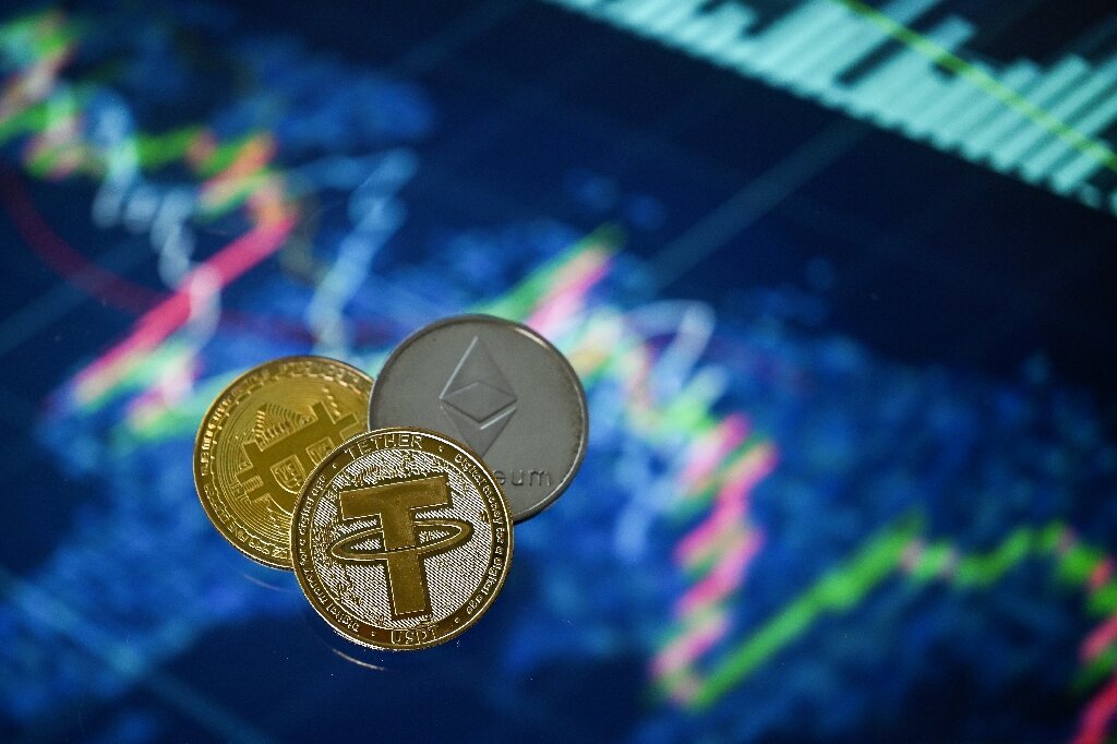 Total Crypto Market Cap Falls Below $1 Trillion For The First Time Since February 2021