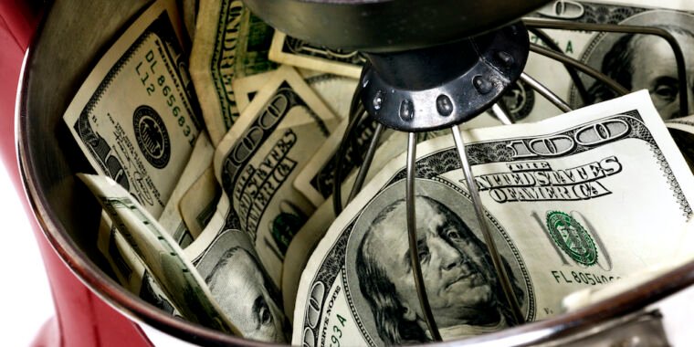 Cryptocurrency flowing into “mixers” hits an all-time high. Wanna guess why?