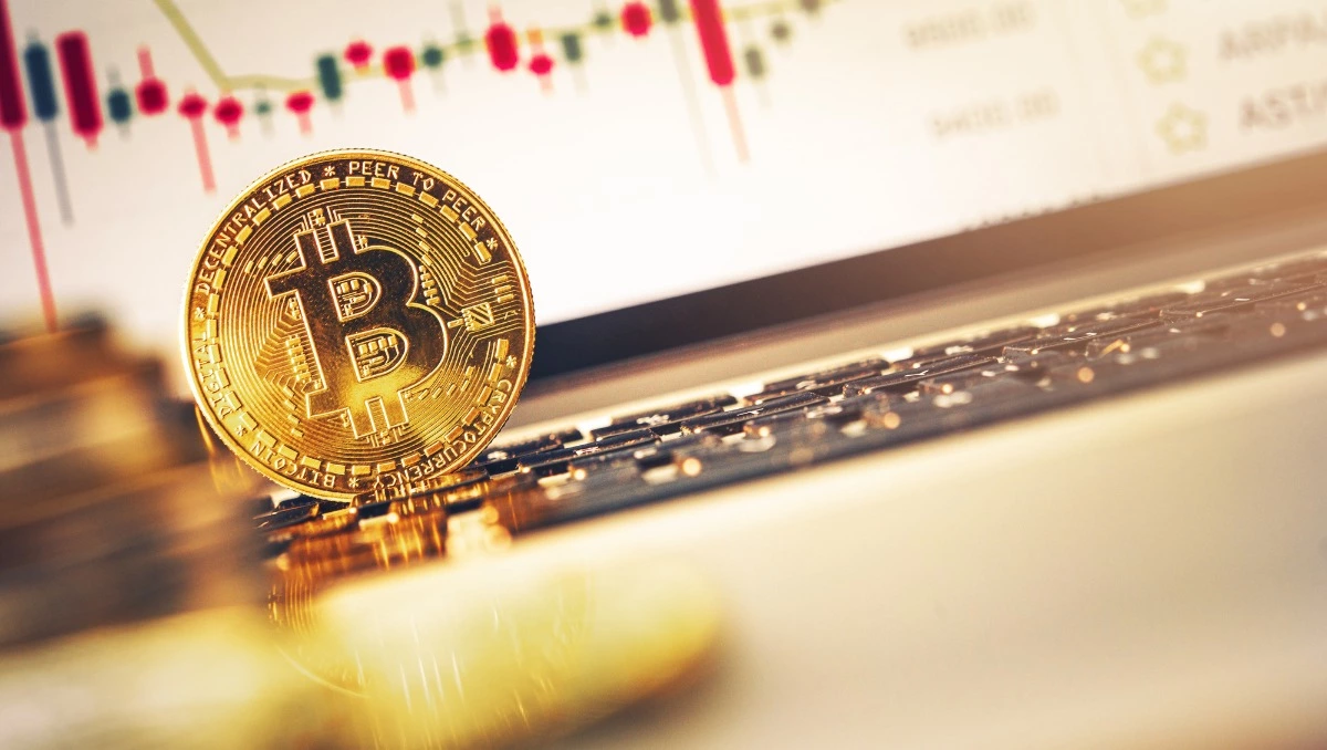 Macro Strategist Lyn Alden Remains Long-Term Bullish on Bitcoin