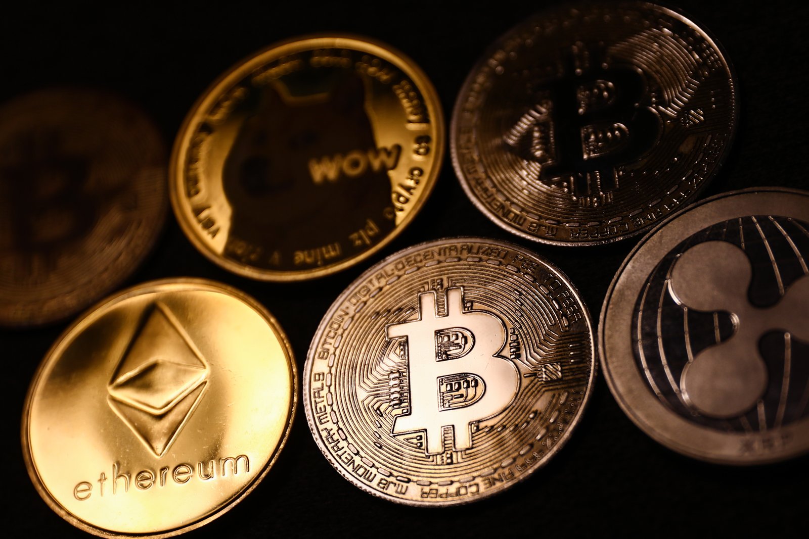 FBI says investors should take precautions before putting money into decentralized finance platforms