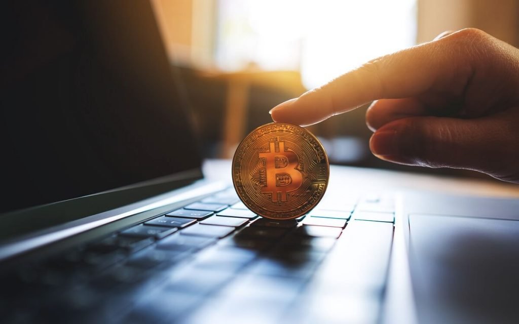 Bitcoin Drops Below USD 20,000
