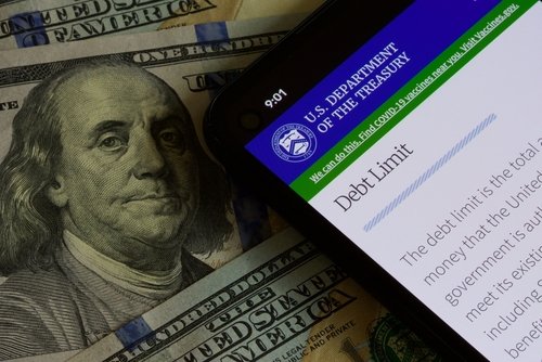 Crypto market stalls as investors weigh debt ceiling talks: Should you buy Metacade now?