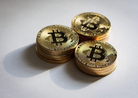 Bitcoin Price On Shaky Ground: Market Analysts Warn Of Potential Fall To $20,000 Level