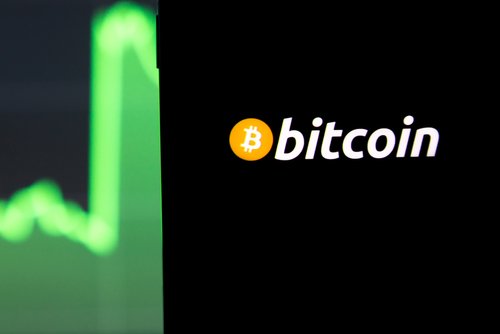 Bitcoin rallies to $30k once again: is this a good opportunity to invest in cryptos?