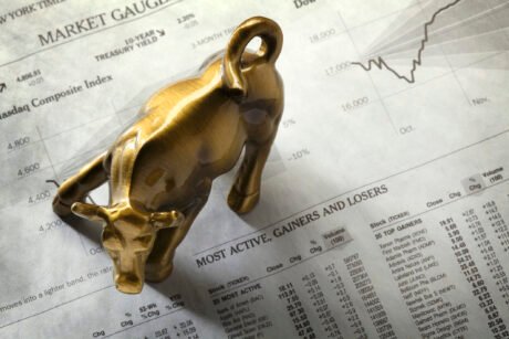 Bitcoin Bullish Momentum Building: Expert Predicts Rise To $27,200