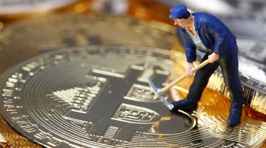 Canadian BTC Miner HIVE’s Revenue Halves from Record High