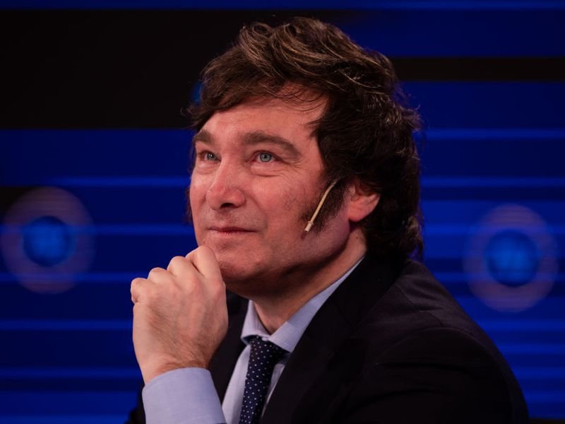 Pro-Bitcoin Candidate Javier Milei Unexpectedly Leads in Presidential Voting in Argentina