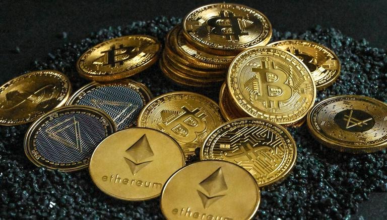 Crypto market remains volatile as Bitcoin dips below $25,000 … – Republic World – Business Telegraph