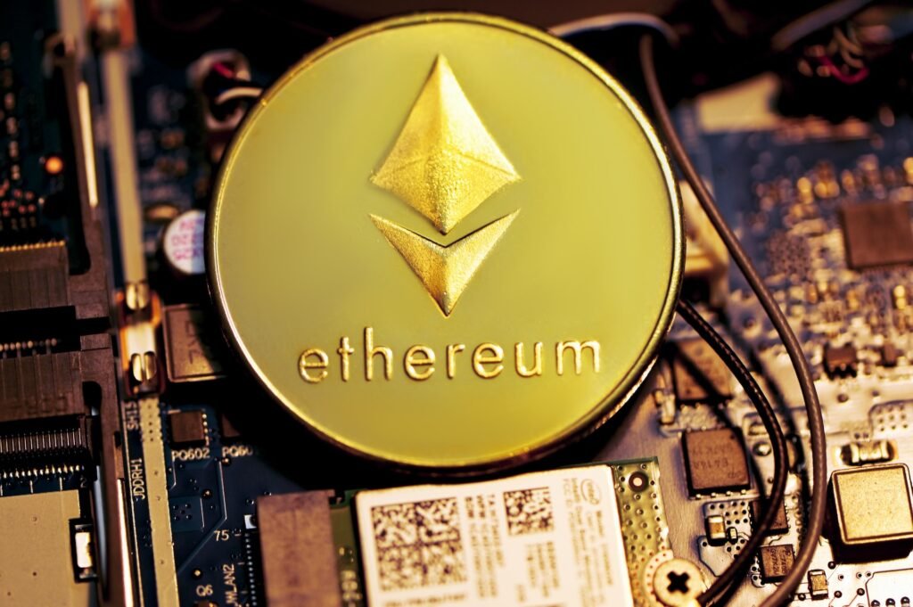 Ethereum’s Pivotal Moment: Experts Foresee Trillions In Inflows; New AI Altcoin Dominates Twitter Conversations