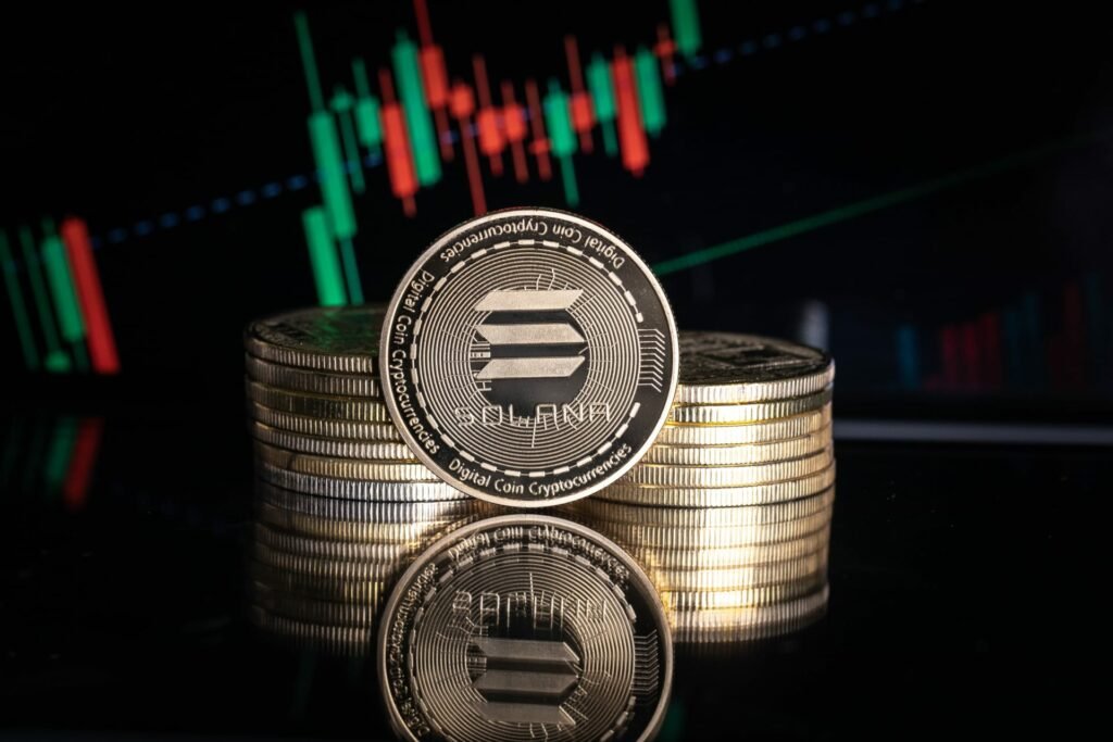 Solana Rises 14% In Past Week, Outshines Bitcoin and Ether Amid New Tech Releases and US ETF Filings