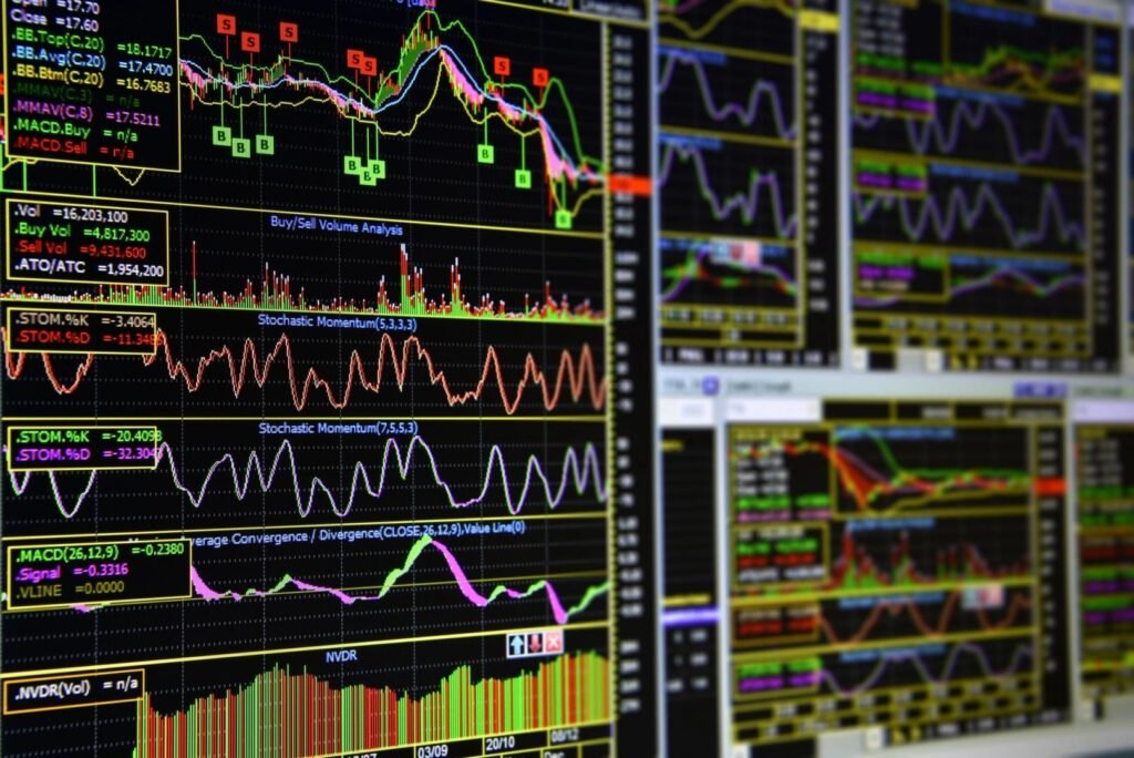 XRP Charts Signal Caution to Bulls as Bitcoin Awaits Breakout and Ether Goes Bonkers