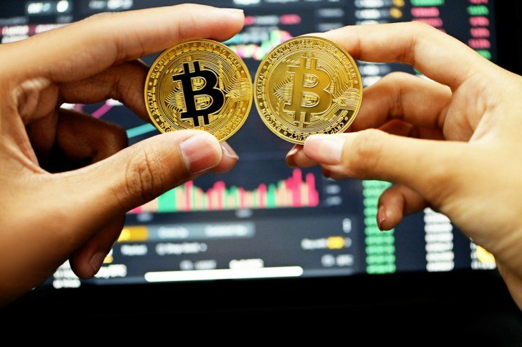 Bitcoin Holds Near $119,000 As Lower Leverage Reduces Correction Risk