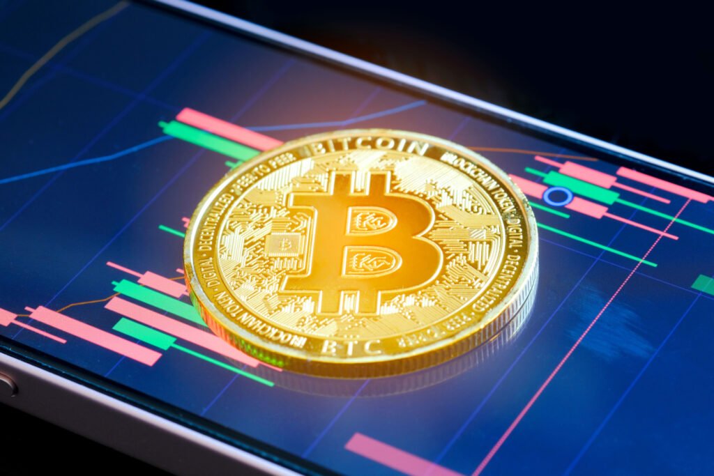 Michael Saylor Vows Strategy Will Buy Bitcoin “Forever” Despite $5B Paper Loss 