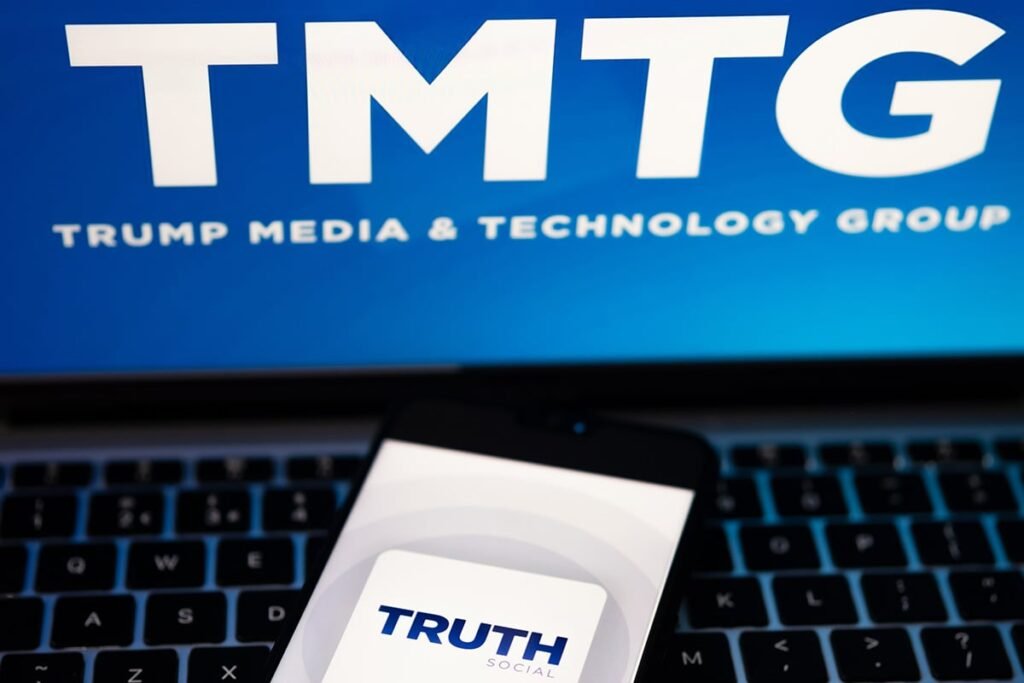 Trump Media (DJT) Stock: Climbs as Truth Social Files for Bitcoin and Ethereum ETFs