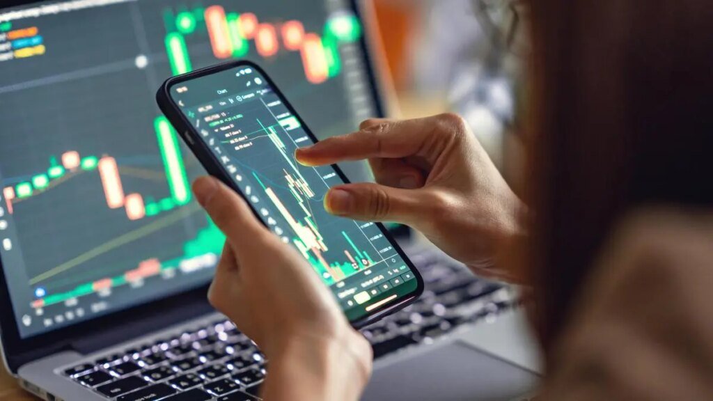Bitcoin ETFs log second week of inflows, breaking two-month rout