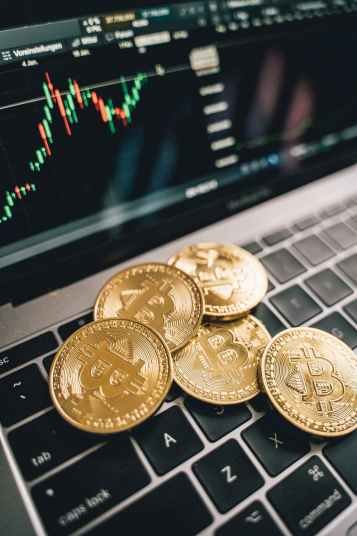 MicroStrategy’s New Bitcoin Sale Authorization Puts Altcoin Traders On Edge