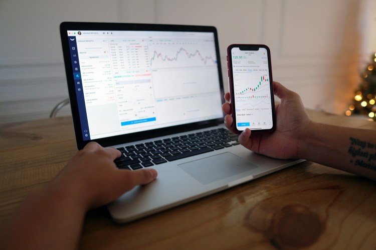 Fidelity Leads Bitcoin ETF Inflows As Institutional Demand Shows Signs Of Life Again